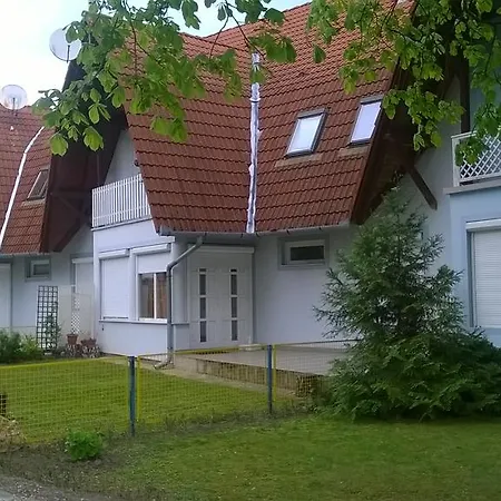 Amri Apartman Casa de Férias Balatonföldvár