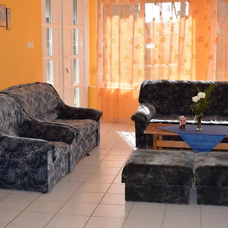 Amri Apartman Casa de Férias Balatonföldvár