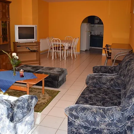 Casa de Férias Amri Apartman